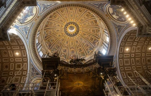 A view of the baldacchino underneath the central dome of St. Peter’s Basilica. Credit: Daniel Ibañez/CNA