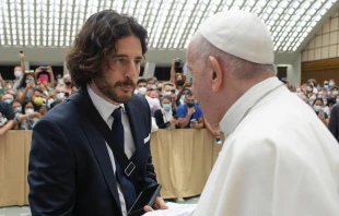 “The Chosen” actor Jonathan Roumie meets Pope Francis at the Vatican on Aug. 11, 2021. Credit: Vatican Media